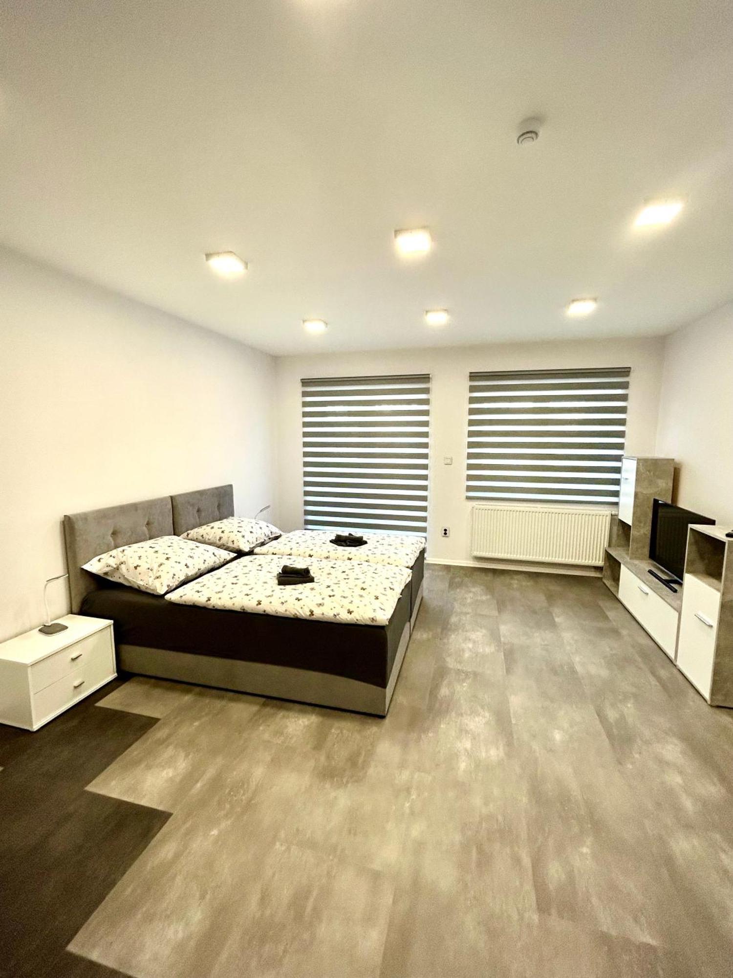 Apartmany Premium Se Soukromym Parkovanim Ceska Lipa Exterior photo