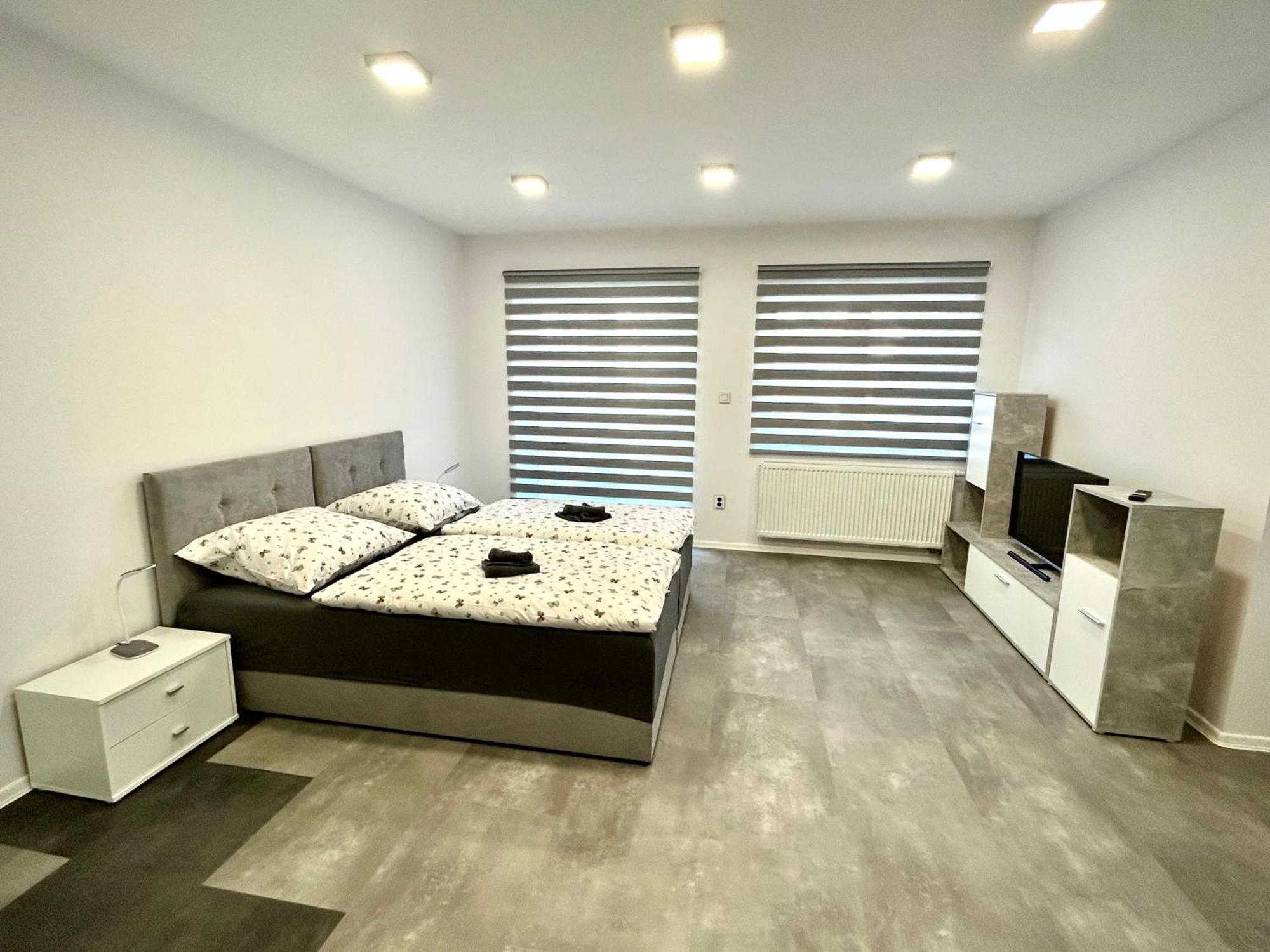 Apartmany Premium Se Soukromym Parkovanim Ceska Lipa Exterior photo