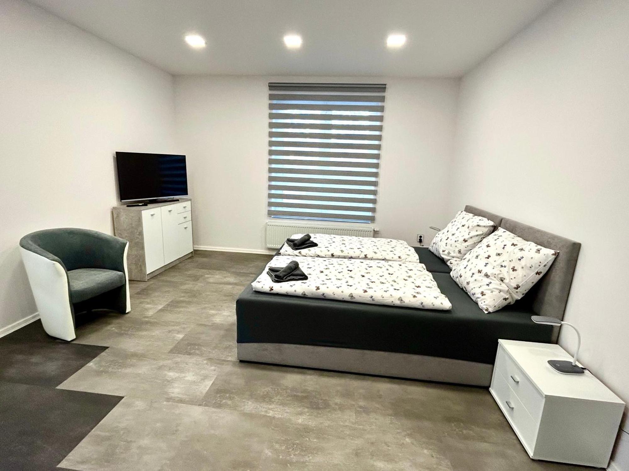 Apartmany Premium Se Soukromym Parkovanim Ceska Lipa Exterior photo